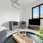 Maison Moderne T5 - 4 Ch Sdb Privatives - Terrasse Villa Poitiers