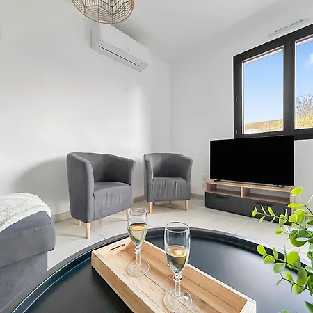 Maison Moderne T5 - 4 Ch Sdb Privatives - Terrasse Vila *