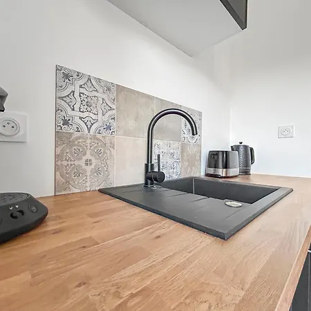 Maison Moderne T5 - 4 Ch Sdb Privatives - Terrasse