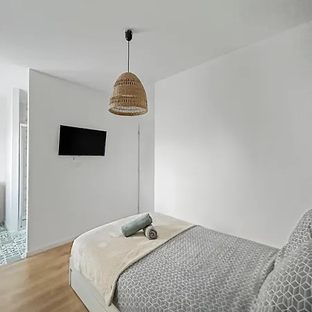 Vila Maison Moderne T5 - 4 Ch Sdb Privatives - Terrasse *