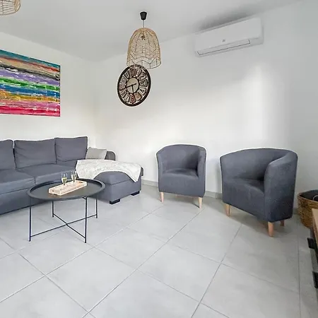 Maison Moderne T5 - 4 Ch Sdb Privatives - Terrasse Villa