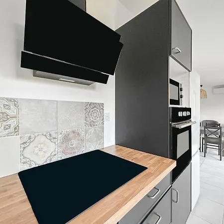 Maison Moderne T5 - 4 Ch Sdb Privatives - Terrasse *