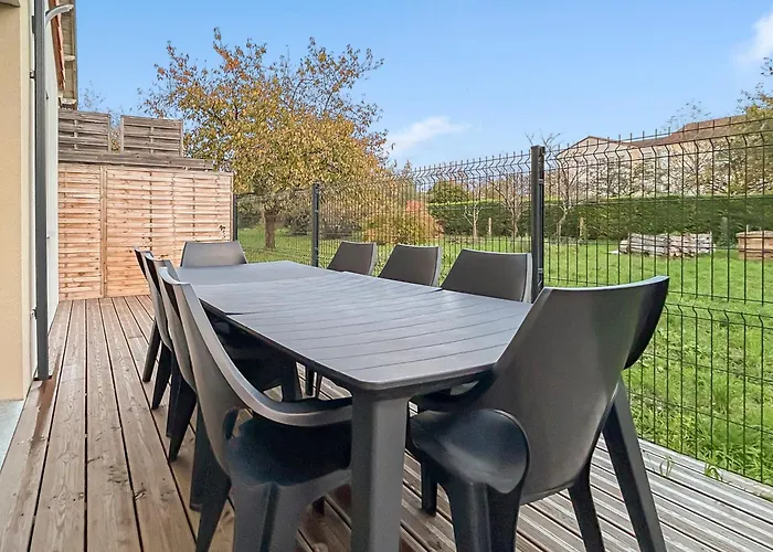 Maison Moderne T5 - 4 Ch Sdb Privatives - Terrasse *