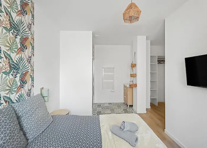 Maison Moderne T5 - 4 Ch Sdb Privatives - Terrasse Villa Poitiers