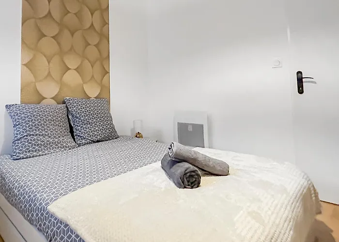 Maison Moderne T5 - 4 Ch Sdb Privatives - Terrasse Villa Poitiers