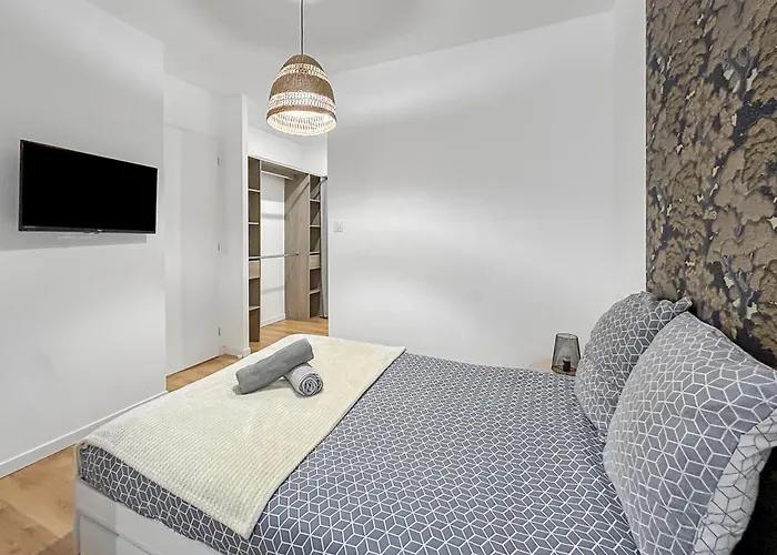 Maison Moderne T5 - 4 Ch Sdb Privatives - Terrasse Villa Poitiers