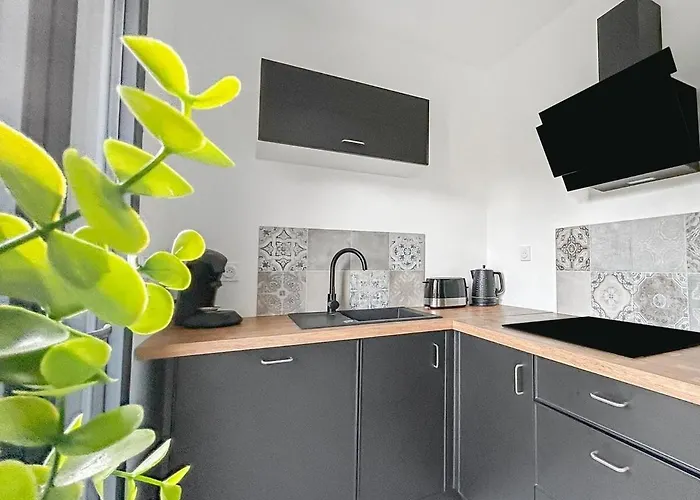 Maison Moderne T5 - 4 Ch Sdb Privatives - Terrasse *