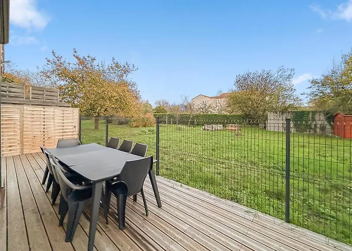 Maison Moderne T5 - 4 Ch Sdb Privatives - Terrasse *